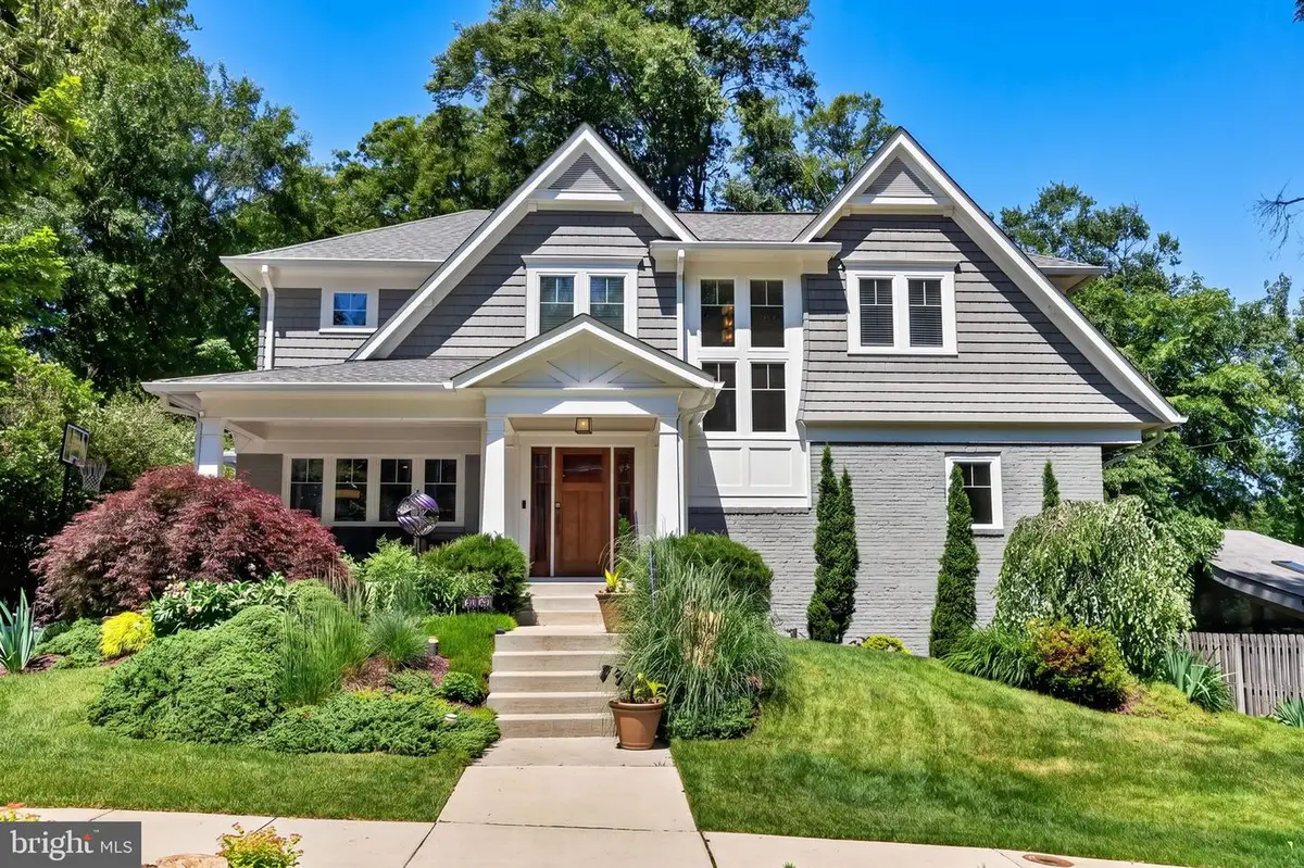 6430 Kenhowe Dr, Bethesda, MD 20817 - #1