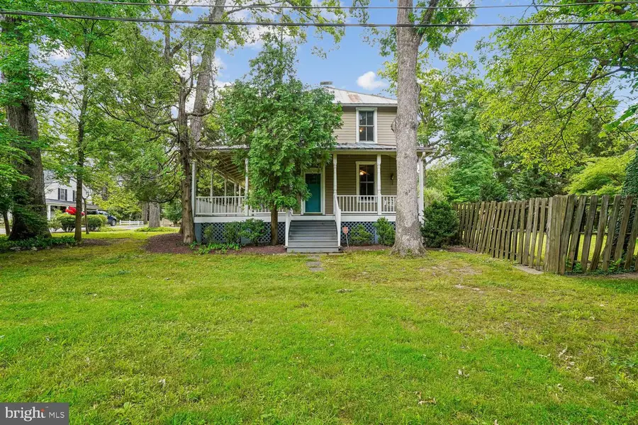 16 Maple Ave, Washington Grove, MD 20880 - #2