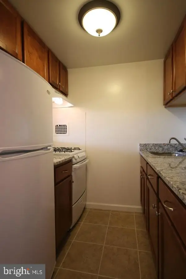 118 Monroe St #701, Rockville, MD 20850 - #3