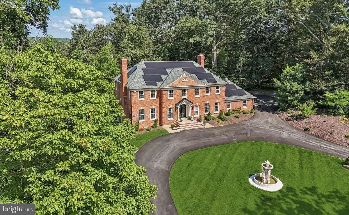10900 Tara Rd, Rockville, MD 20854 - #1