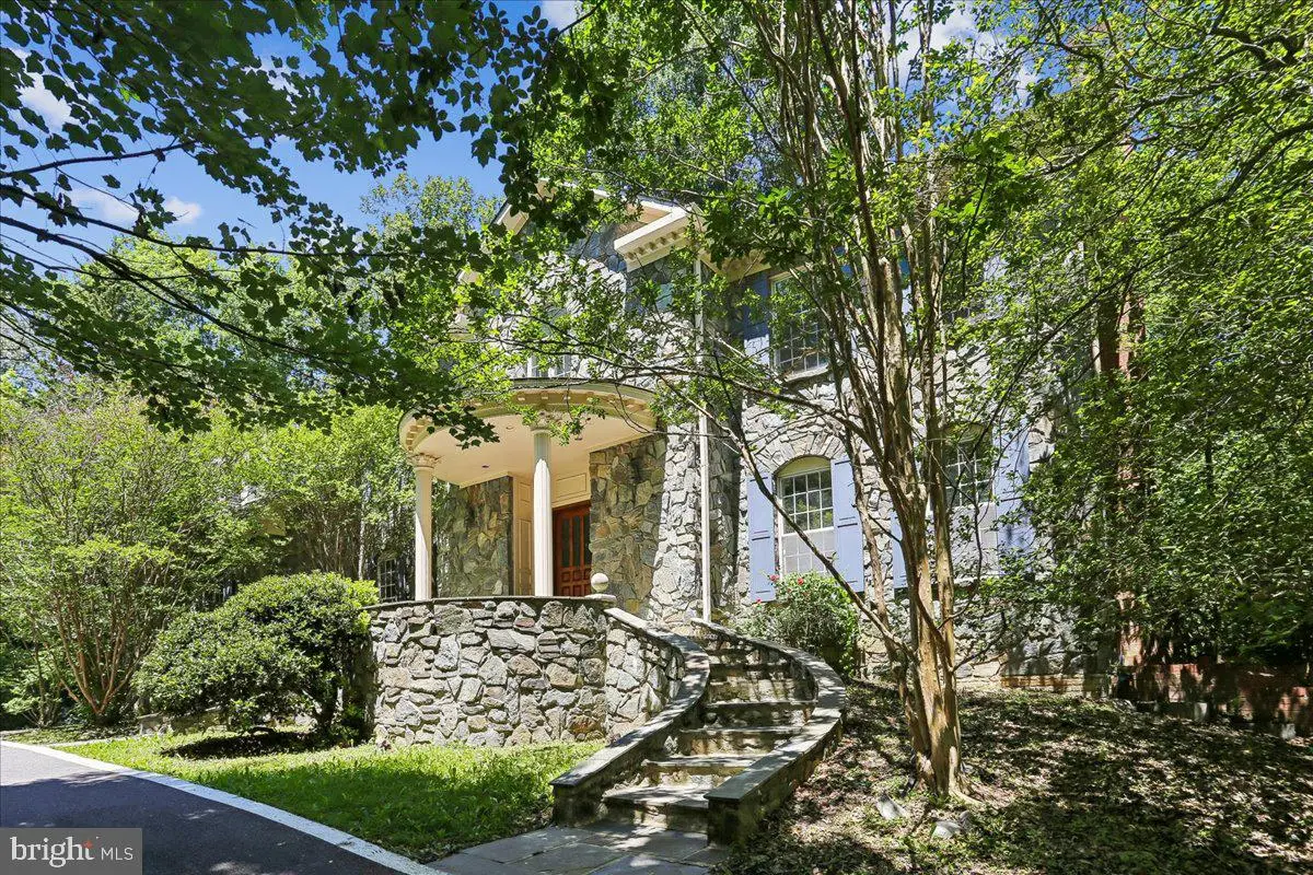 11720 Glen Ct, Potomac, MD 20854 - #1