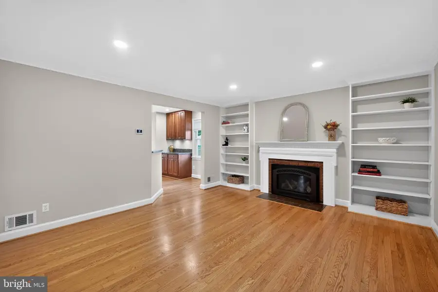 1724 Dublin Dr, Silver Spring, MD 20902 - #2
