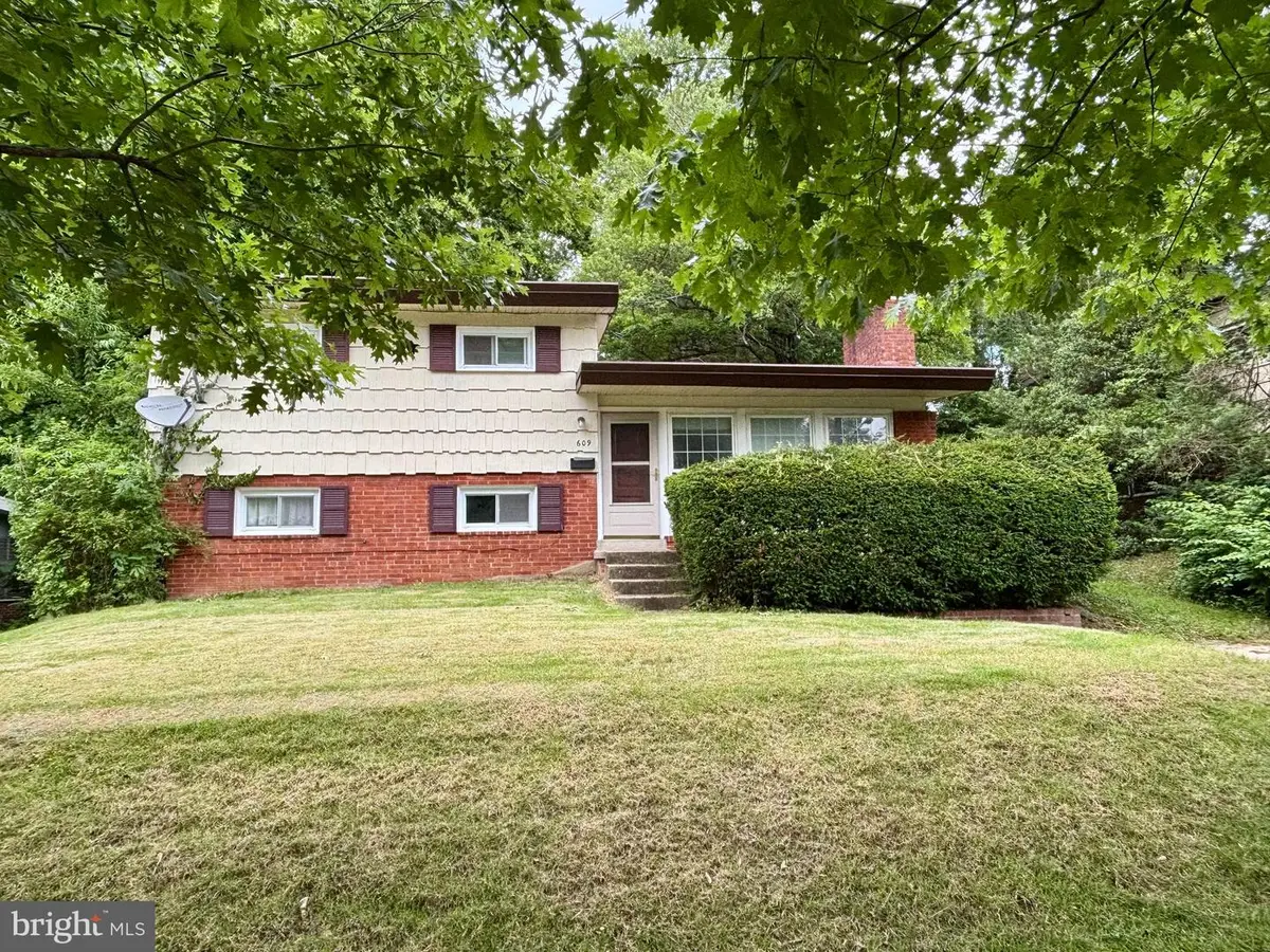 609 Twinbrook Pkwy, Rockville, MD 20851 - #1