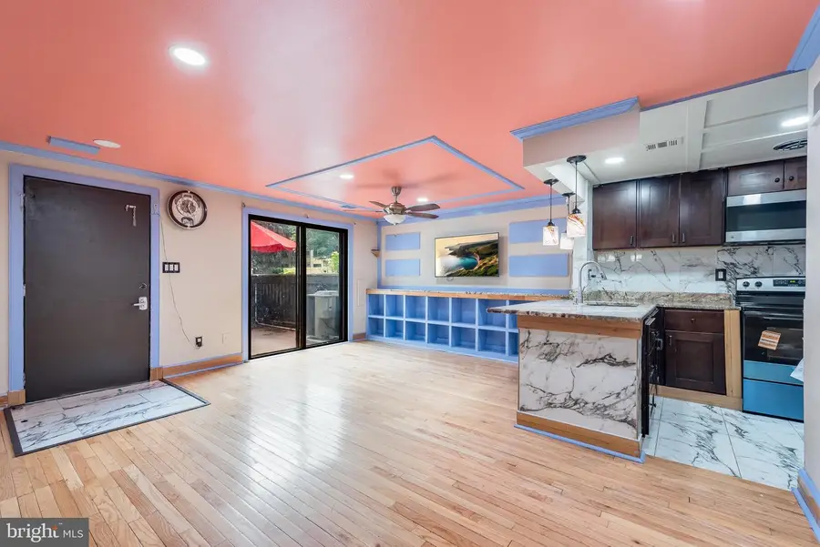9437 Chadburn Pl, Montgomery Village, MD 20886 - #3