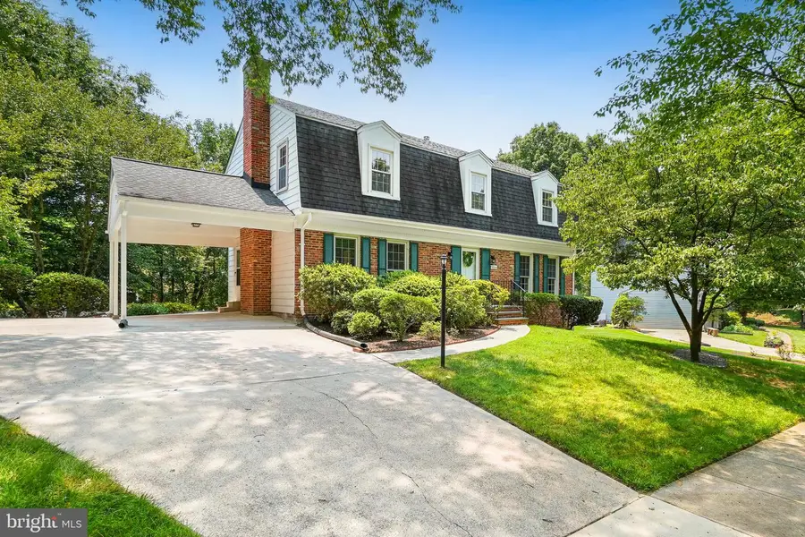 5006 Butternut Dr, Rockville, MD 20853 - #2