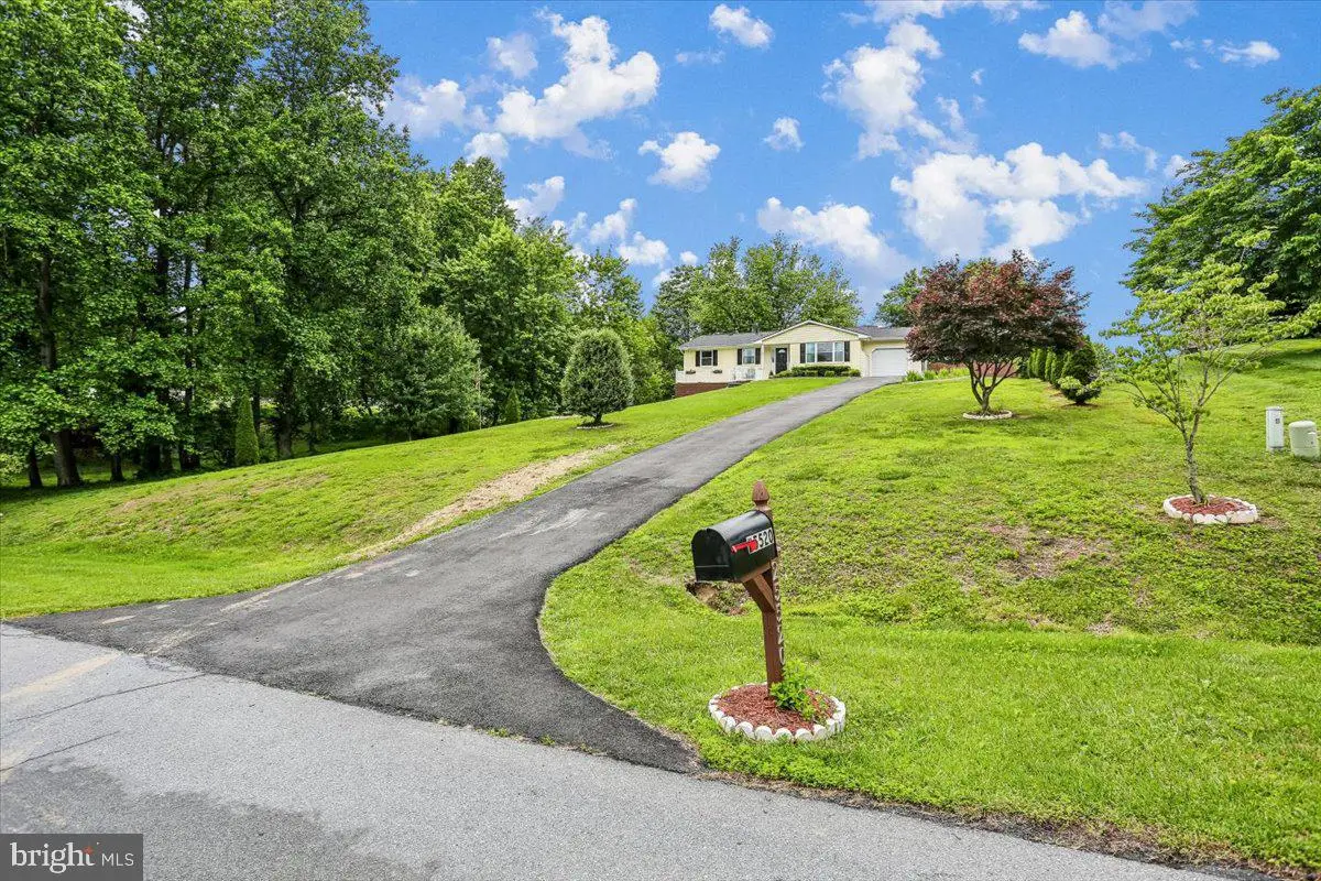 25520 Jonnie Ct, Gaithersburg, MD 20882 - #1