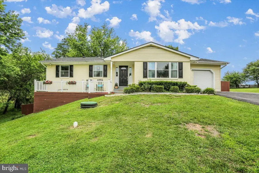 25520 Jonnie Ct, Gaithersburg, MD 20882 - #2
