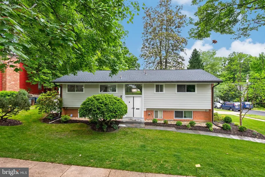 6501 Bannockburn Dr, Bethesda, MD 20817 - #2