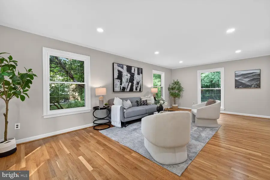 1395 Stratton Dr, Rockville, MD 20854 - #2