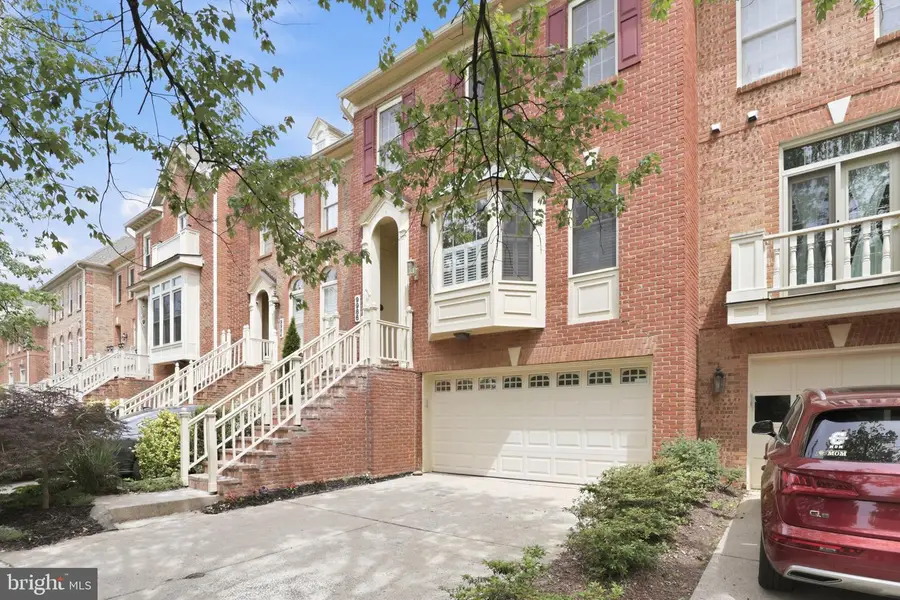 9986 Foxborough Cir, Rockville, MD 20850 - #2