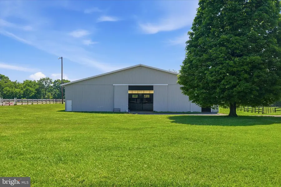 20800 Whites Ferry Rd, Poolesville, MD 20837 - #3
