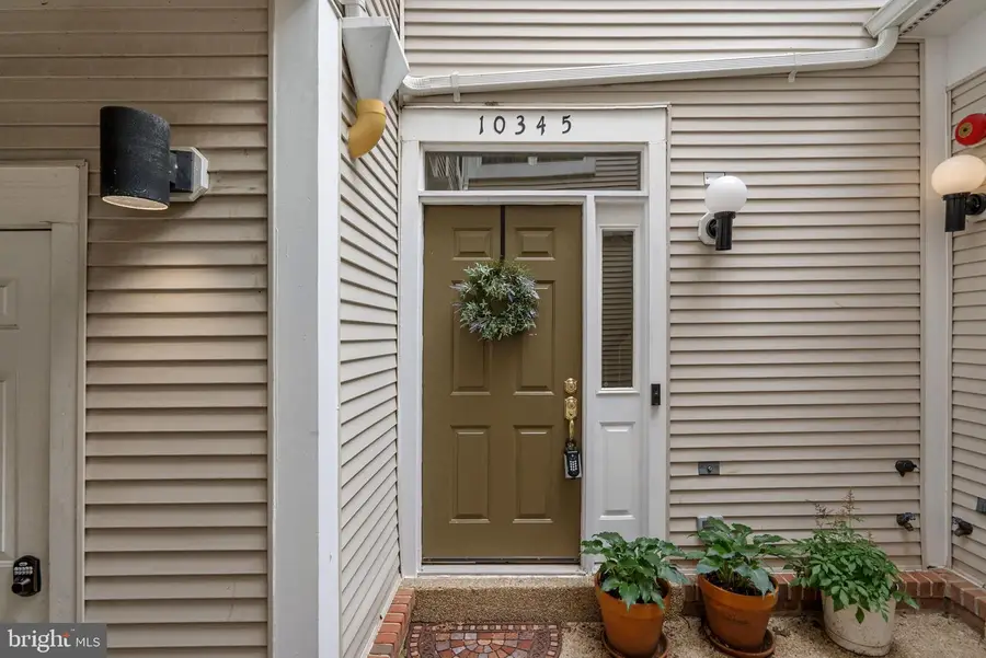 10345 Royal Woods Ct, Montgomery Village, MD 20886 - #3