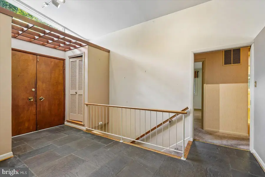 9009 Charred Oak Dr, Bethesda, MD 20817 - #2