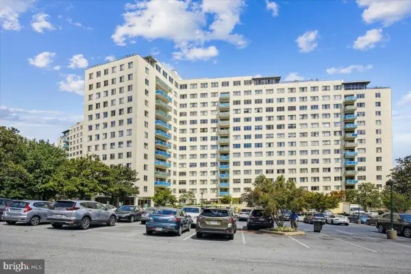 10201 Grosvenor Pl #1205, NORTH BETHESDA, MD 20852