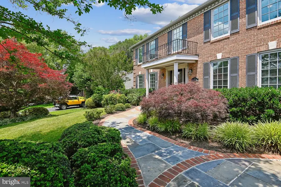 22 Locustwood Ct, Silver Spring, MD 20905 - #2