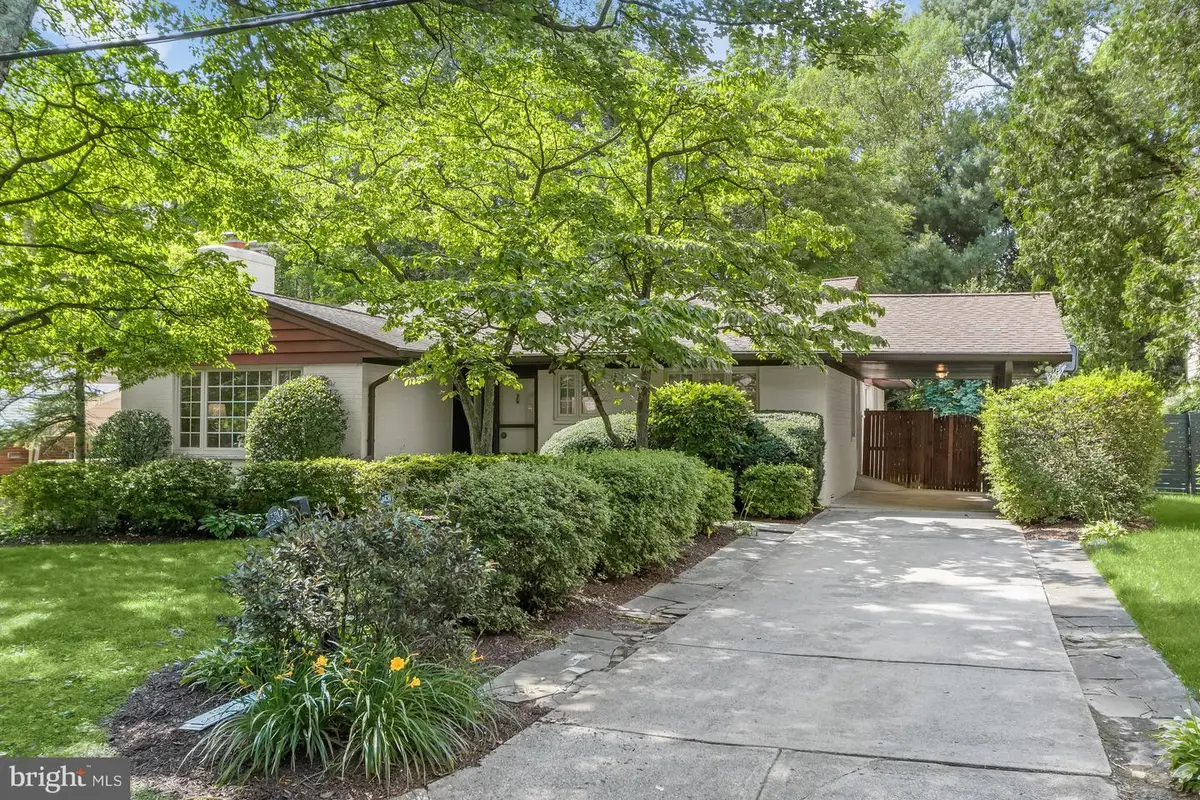 5512 Uppingham St, Chevy Chase, MD 20815 - #1