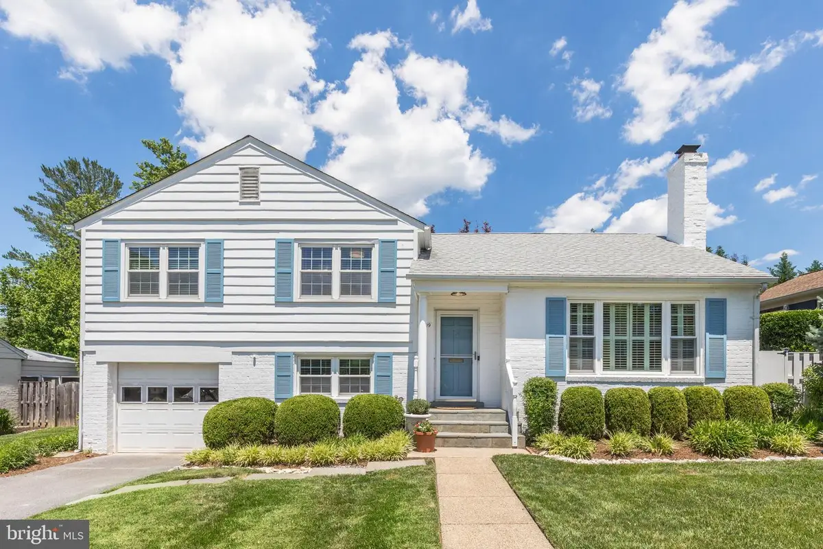 4509 Clearbrook Ln, Kensington, MD 20895 - #1