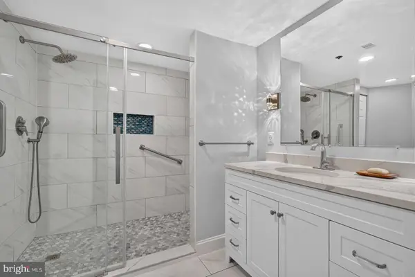 5802 Nicholson Ln #2-602, NORTH BETHESDA, MD 20852