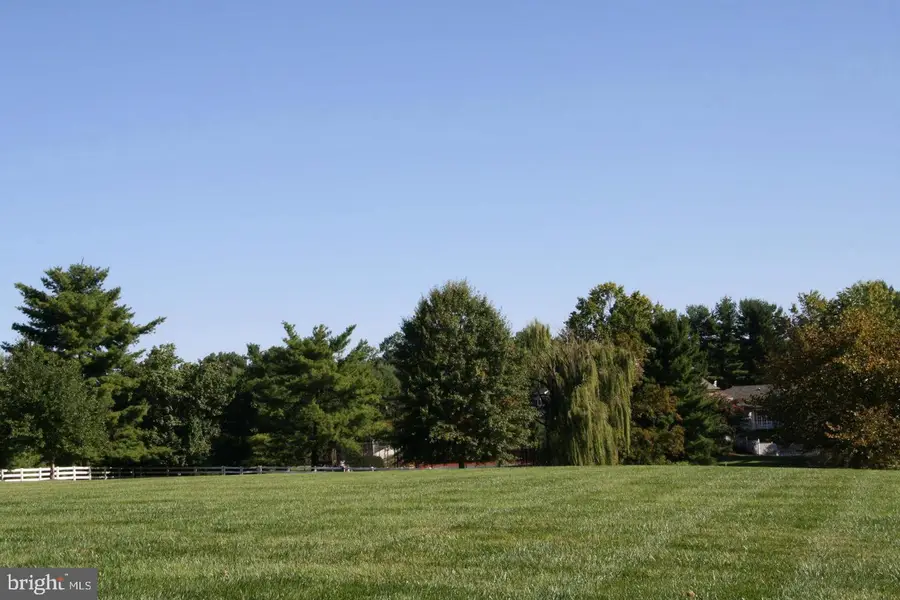 10409 Stapleford Hall Dr, Rockville, MD 20854 - #2