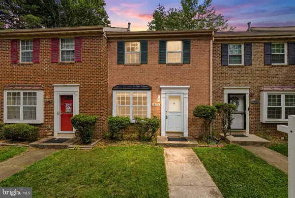 15711 Ambiance Dr, NORTH POTOMAC, MD 20878