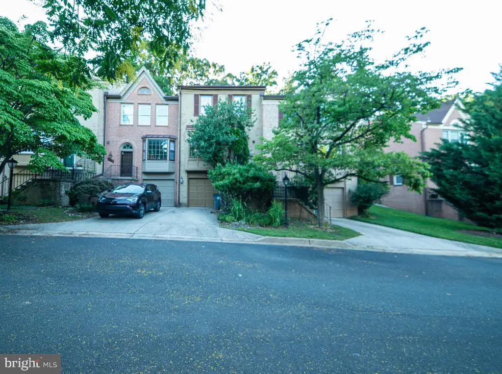323 Lynn Manor Dr, Rockville, MD 20850 - #1