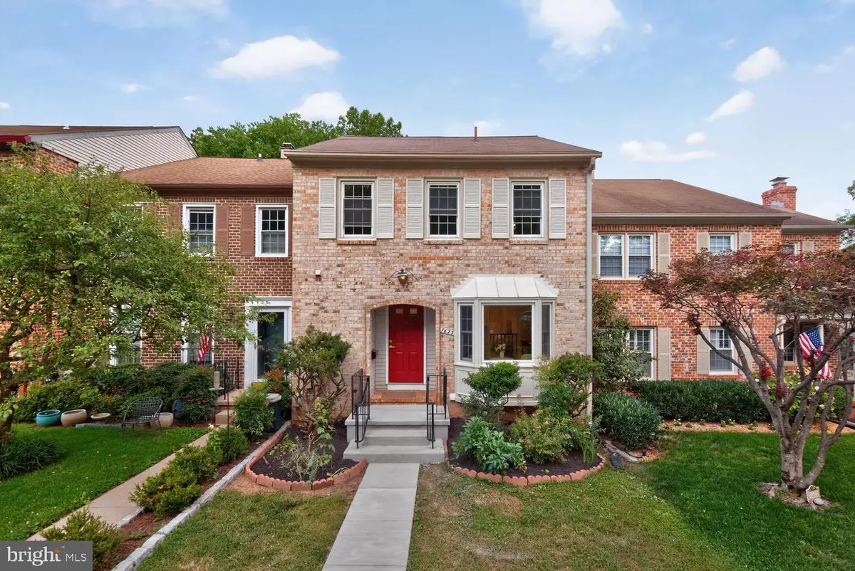 7623 Heatherton Ln, Potomac, MD 20854 - #1