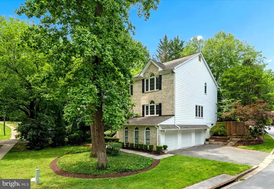 8900 Ellsworth Ct, Silver Spring, MD 20910 - #2