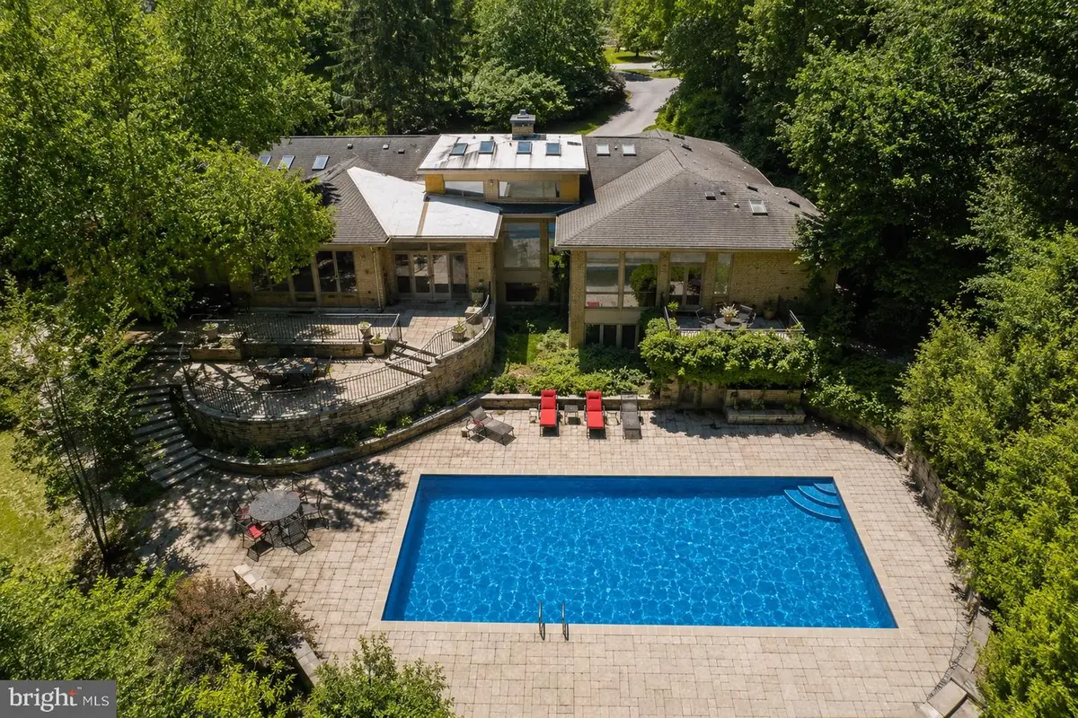 10801 Balantre Ln, Potomac, MD 20854 - #1