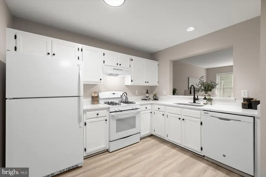 13710 Lark Song Dr, Germantown, MD 20874 - #3