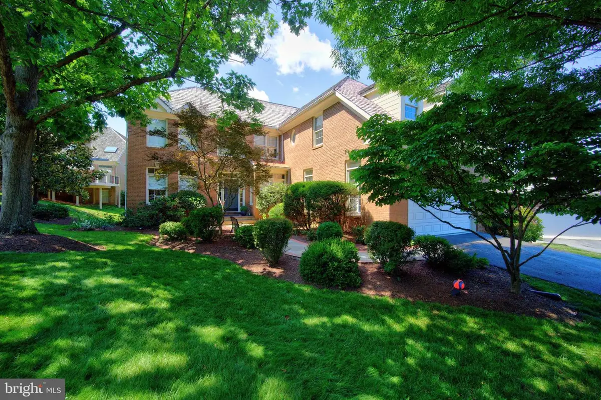 9110 Willow Gate Ln, Bethesda, MD 20817 - #1