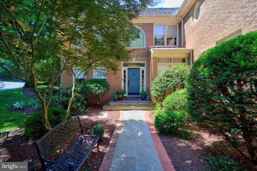 9110 Willow Gate Ln, Bethesda, MD 20817 - #2