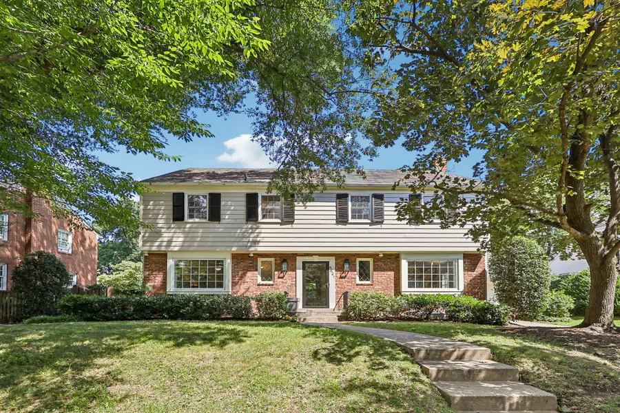 5601 Kirkwood Dr, Bethesda, MD 20816 - #2
