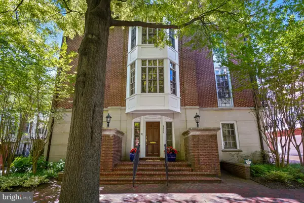 4828 Montgomery Ln, BETHESDA, MD 20814