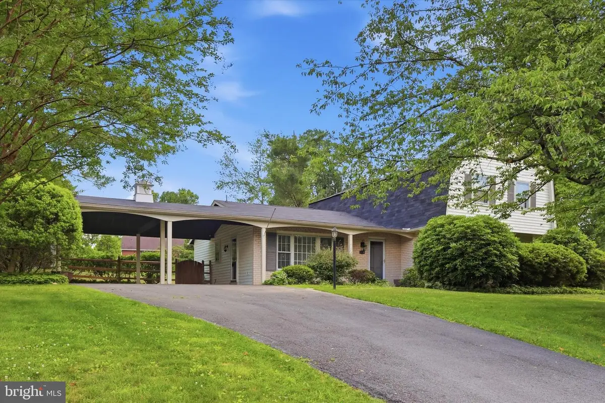 3710 Queen Mary Dr, Olney, MD 20832 - #1