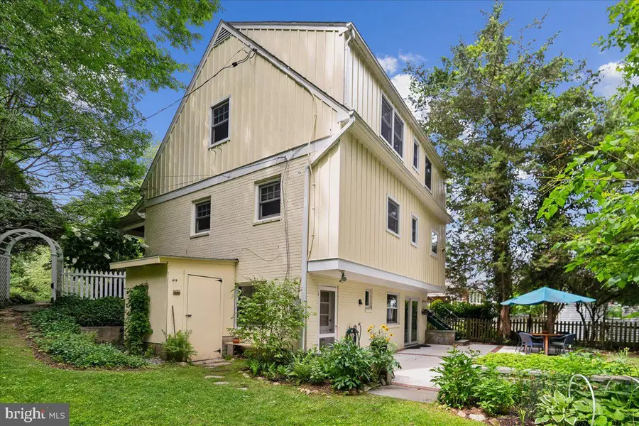 3314 Camalier Dr, Chevy Chase, MD 20815 - #2