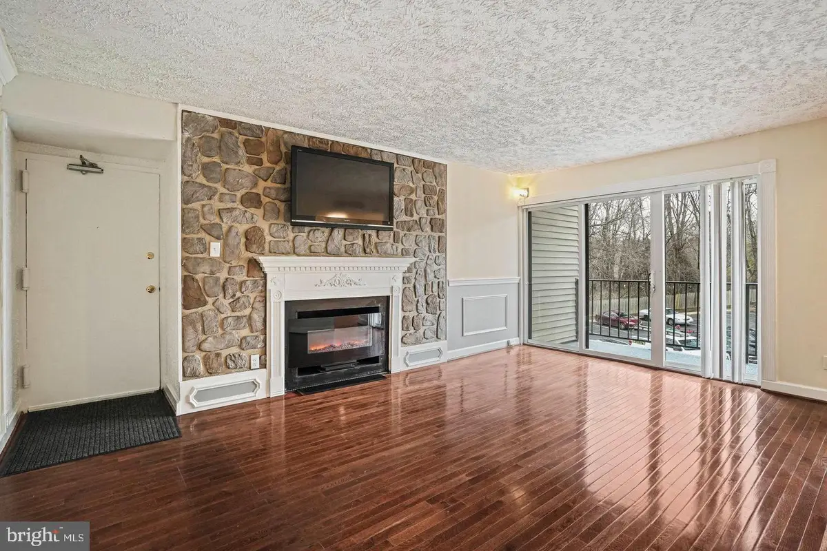 102 Duvall Ln #9-301, Gaithersburg, MD 20877 - #1