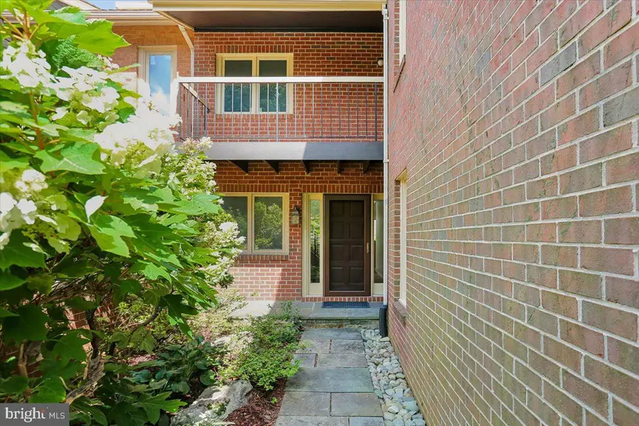 10719 Gloxinia Dr, Rockville, MD 20852 - #2