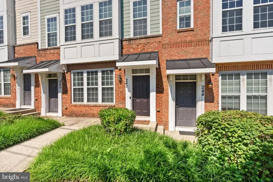 242 N Summit Ave N #21, Gaithersburg, MD 20877 - #2