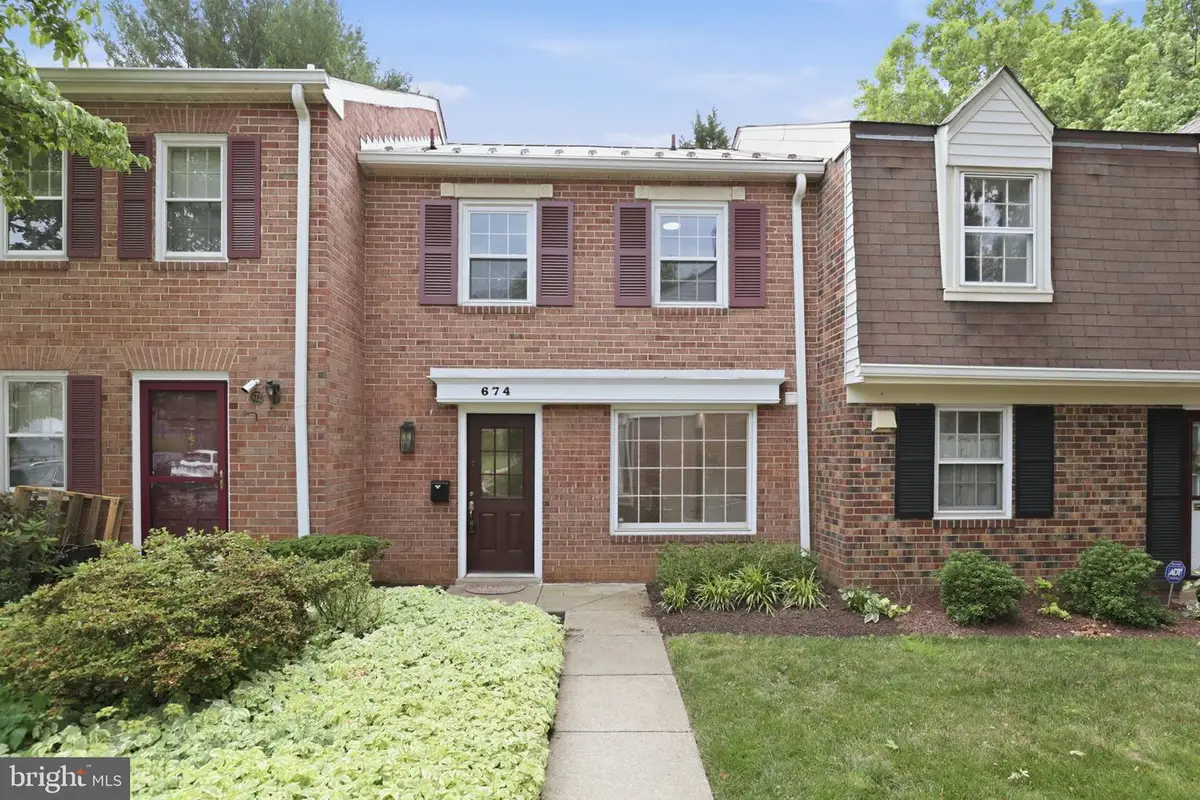 674 Azalea Dr #5-674, Rockville, MD 20850 - #1