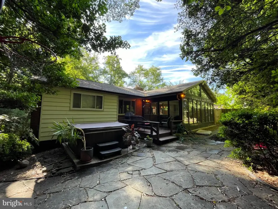 10802 Lockridge Dr, Silver Spring, MD 20901 - #2