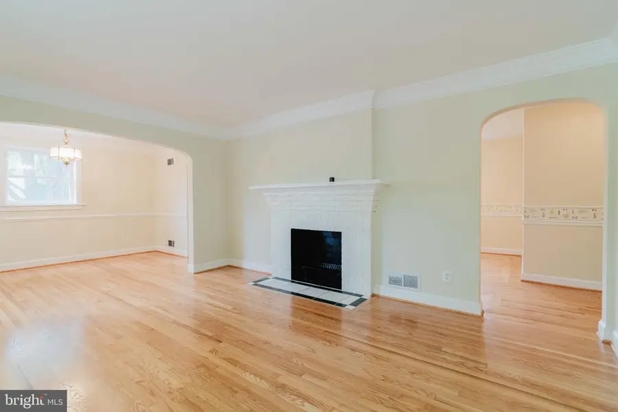 10200 Duvawn Pl, Silver Spring, MD 20902 - #2