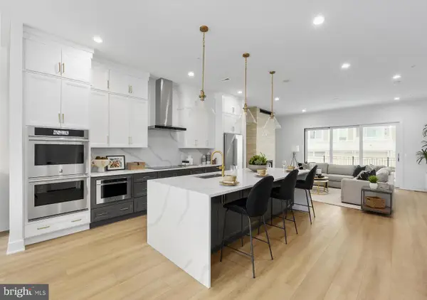 8605 Erdem Pl, CHEVY CHASE, MD 20815