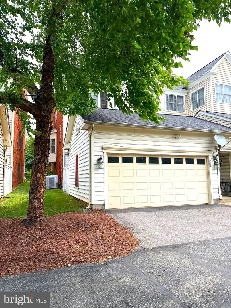 608 Pleasant Dr, Rockville, MD 20850 - #3
