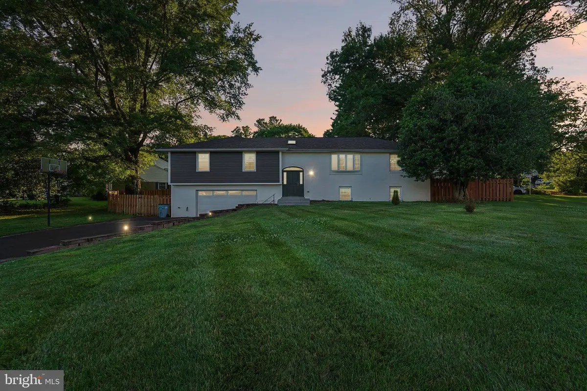 19112 Olney Mill Rd, Olney, MD 20832 - #1