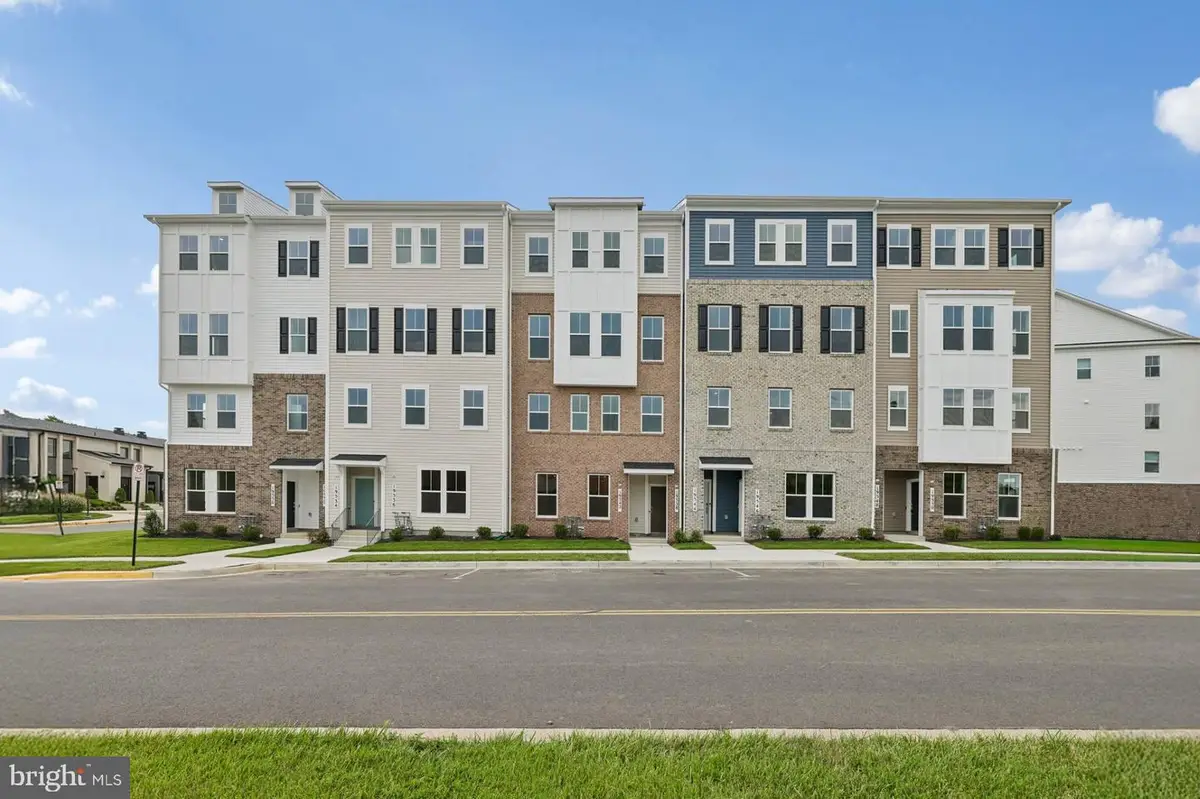 19542 Village Walk Dr, Montgomery Village, MD 20886 - #1
