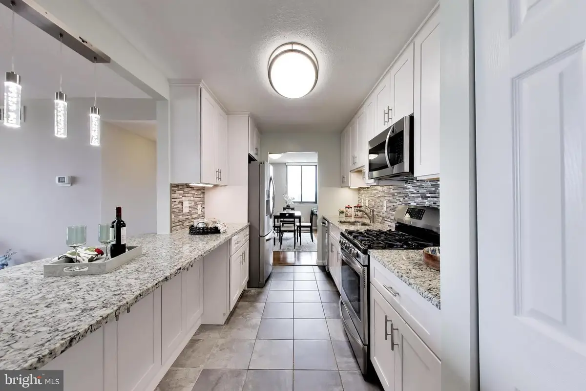 118 Monroe St #118-910, Rockville, MD 20850 - #1