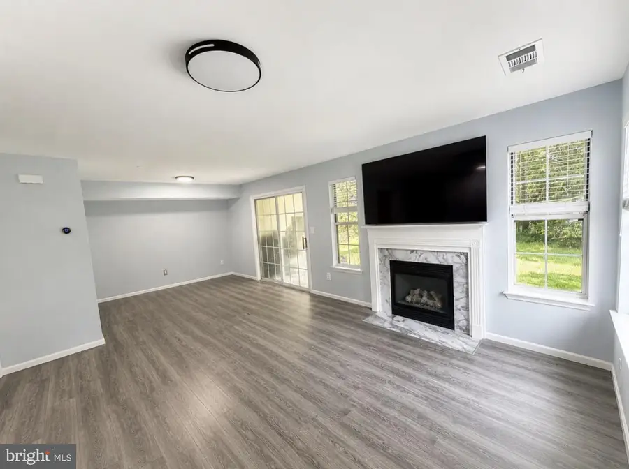 19943 Dunstable Cir #231, Germantown, MD 20876 - #3