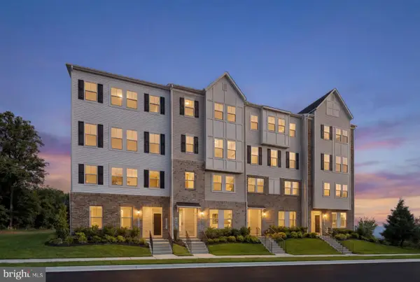 19550 Village Walk Dr, MONTGOMERY VILLAGE, MD 20886