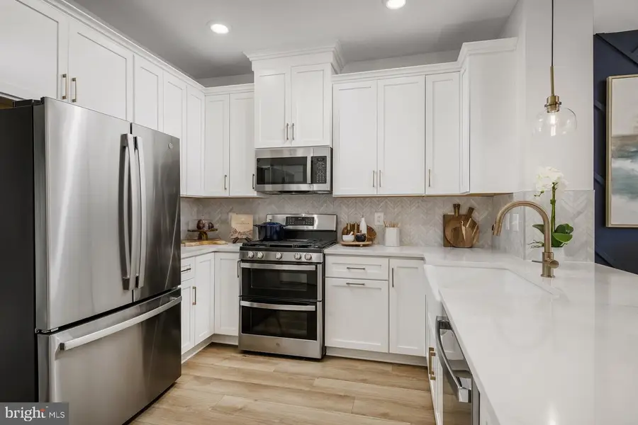 19550 Village Walk Dr, Montgomery Village, MD 20886 - #2