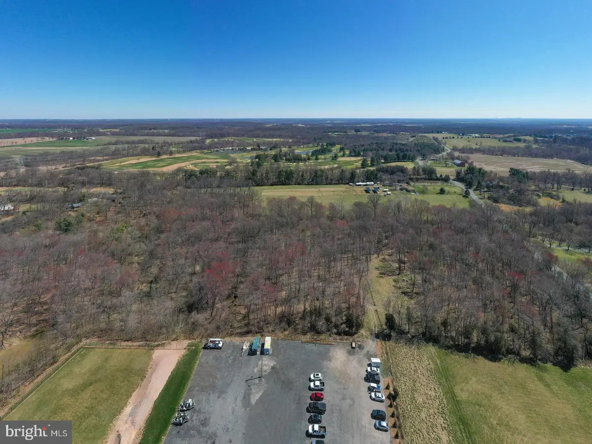 19601 Darnestown Rd, Beallsville, MD 20839 - #1
